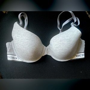 Victoria’s Secret T-Shirt Cotton lightly lined full coverage bra, Size 34C/C75